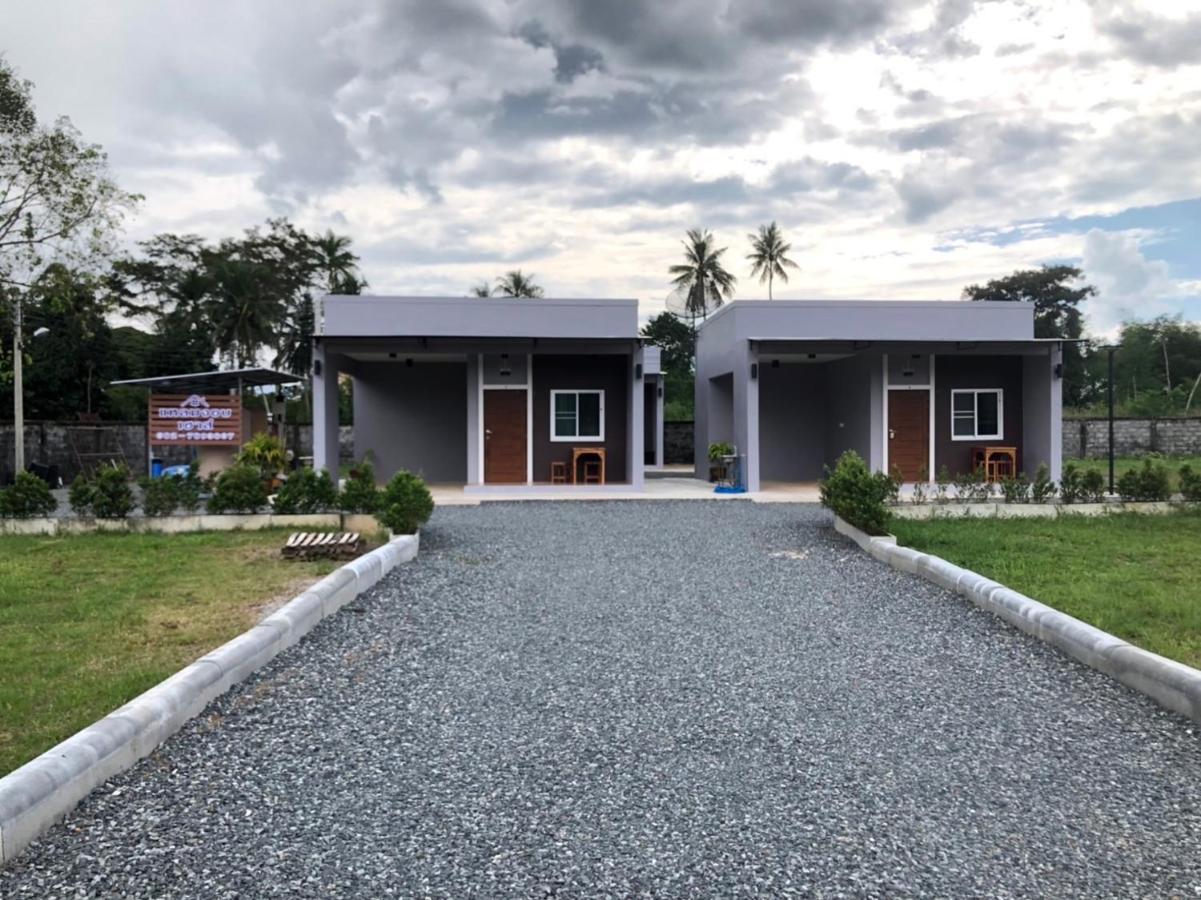 Villa แหลมงอบเฮาส์ Laemngob House Extérieur photo